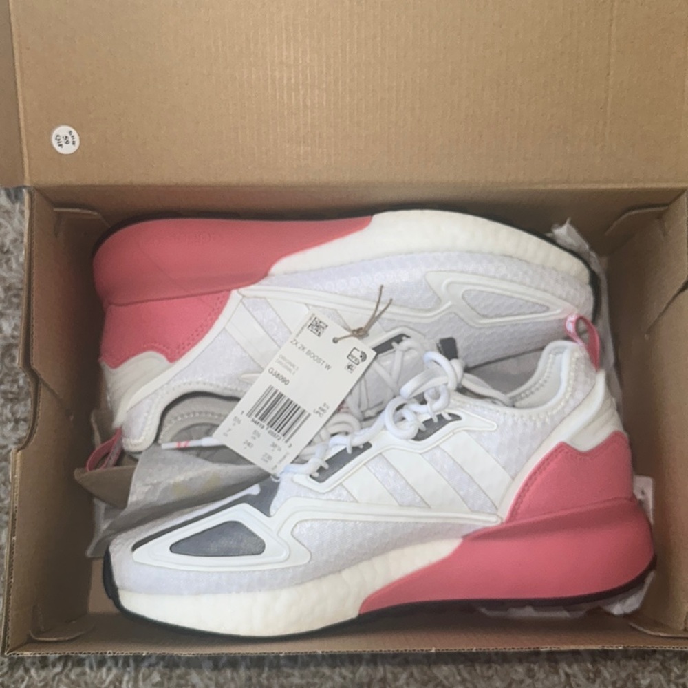 NEW, Women’s Adidas Zac 2K Boost shoes. Size 7 With Tags